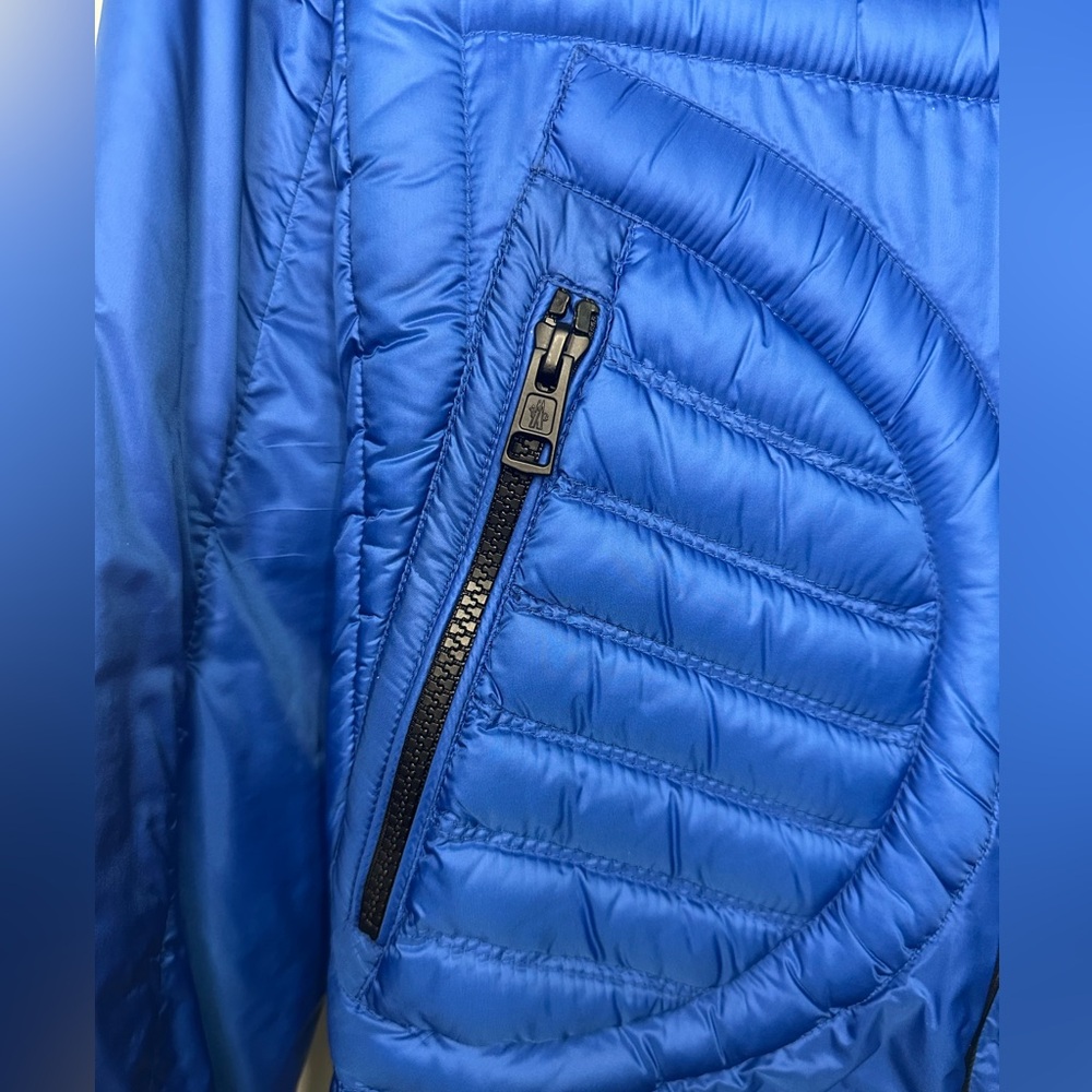 Moncler Craig Green Down-Filled Jacket – Limited Edition Genius Collection! 🔥💙 - Picture 8 of 10